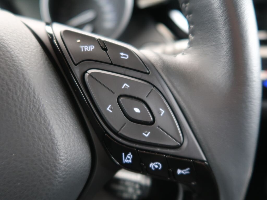 Toyota C-HR SUV 1,8 l 72 kw