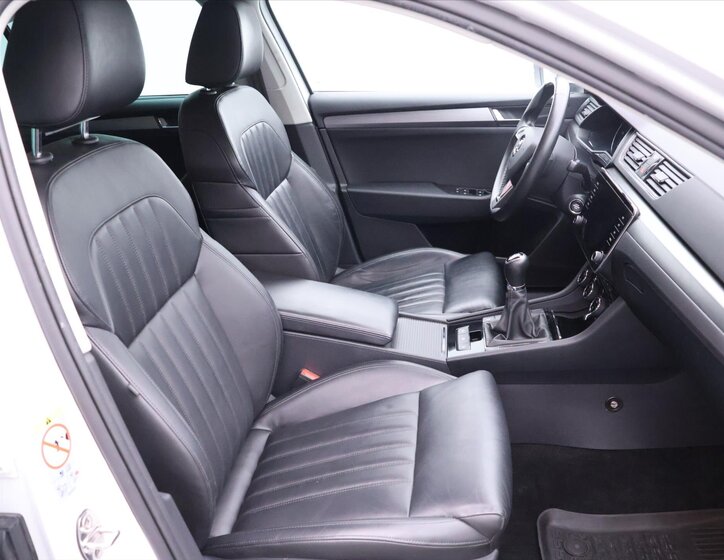 Škoda Superb Liftback 2,0 l 140 kw