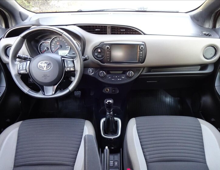 Toyota Yaris Kombi 1,3 l 73 kw