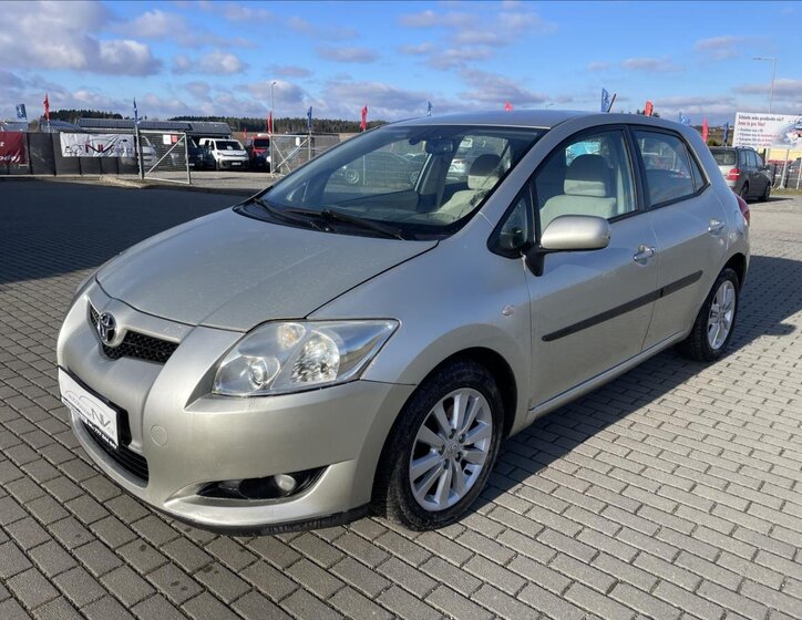 Toyota Auris Hatchback 2,0 l 93 kw