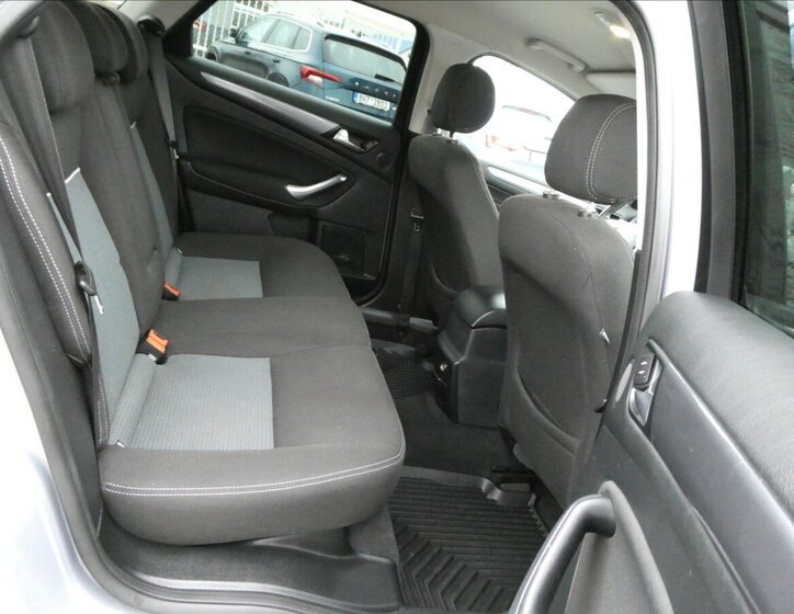 Ford Mondeo Kombi 1,6 l 85 kw