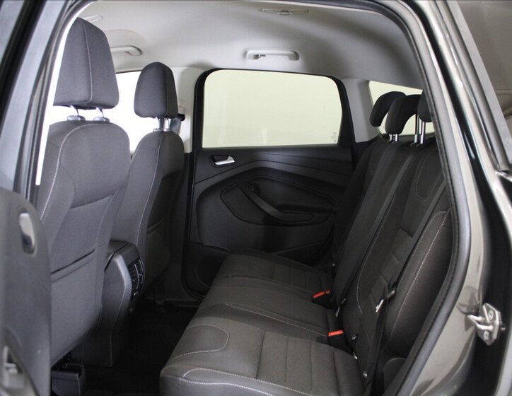 Ford Kuga SUV / Terénní 2,0 l 110 kw