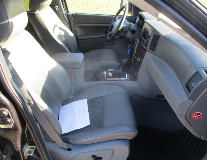 Jeep Grand Cherokee 12