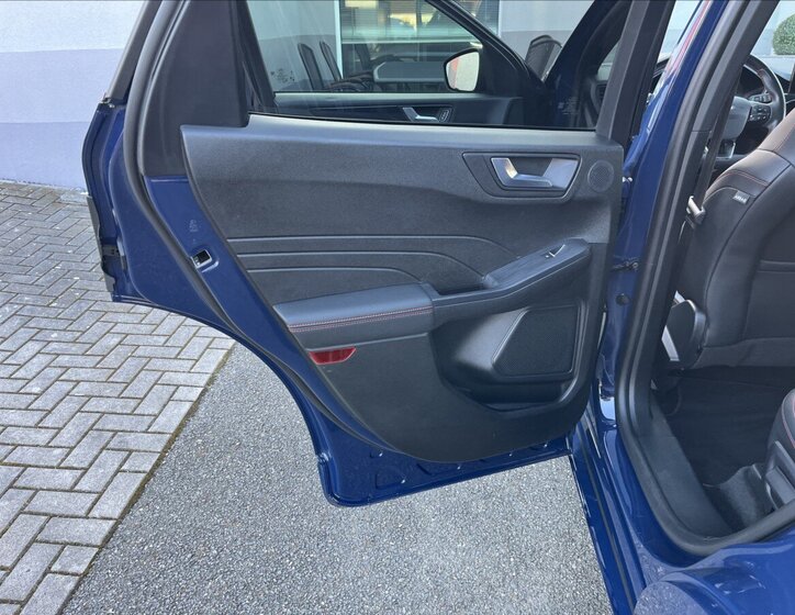 Ford Kuga SUV / Terénní 2,5 l 165 kw