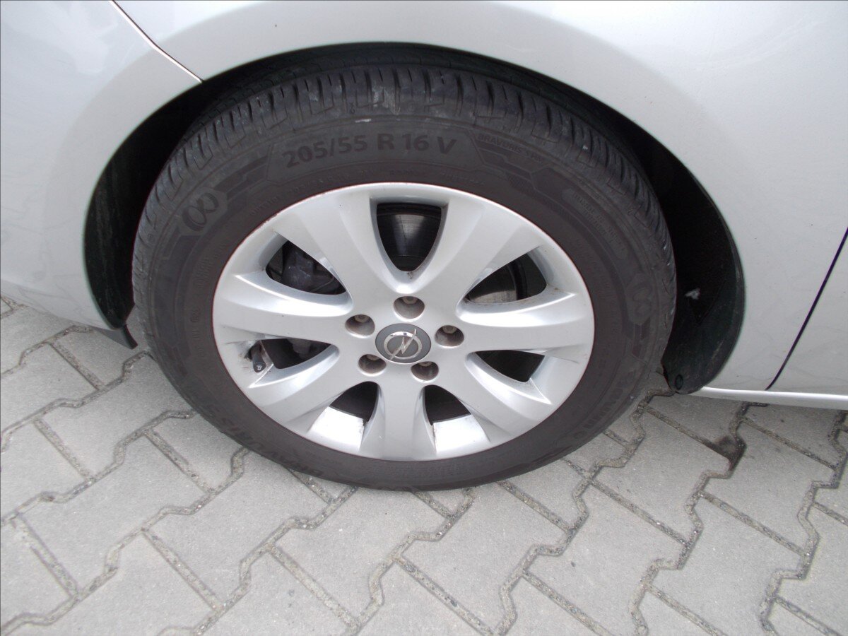 Opel Meriva MPV 1,4 l 88 kw