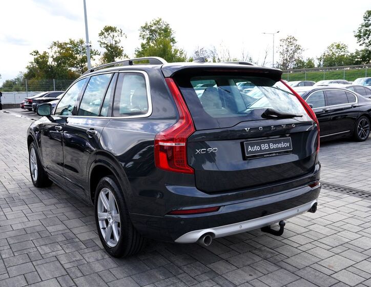 Volvo XC90 4