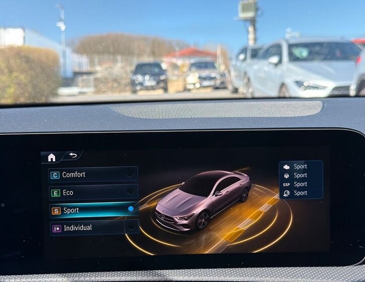 Mercedes-Benz CLA Sedan / Limuzína 2,0 l 110 kw