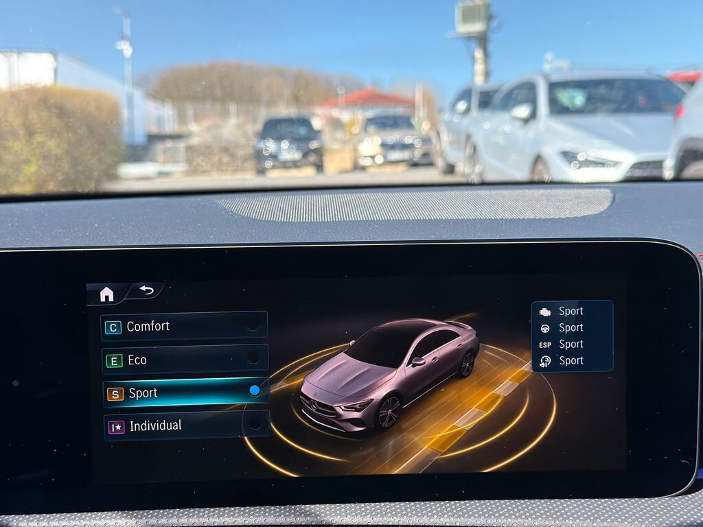 Mercedes-Benz CLA Sedan / Limuzína 2,0 l 110 kw