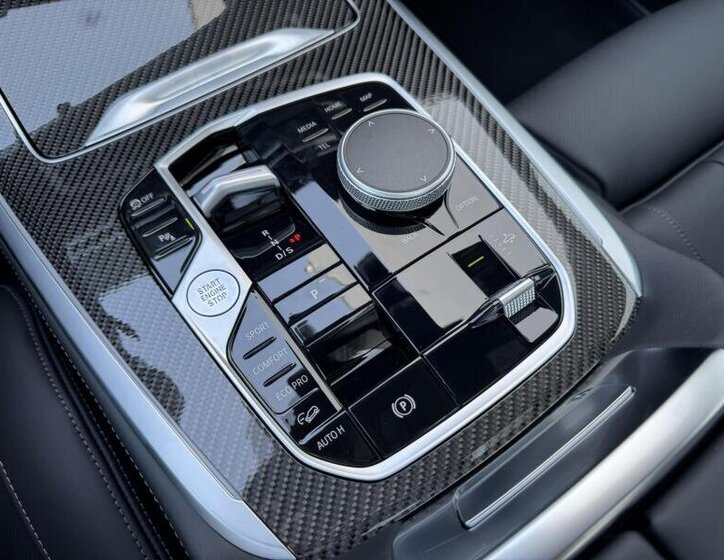 BMW X7 SUV / Terénní 3,0 l 250 kw