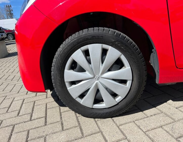 Toyota Aygo Hatchback 998,0 53 kw