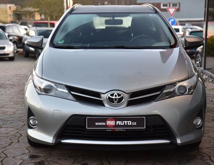 Toyota Auris 2