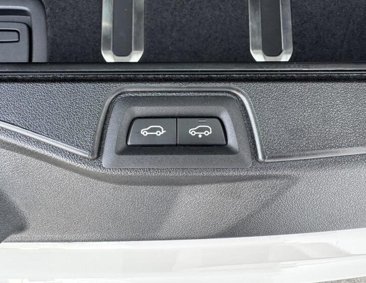 BMW X5 SUV / Terénní 3,0 l 250 kw