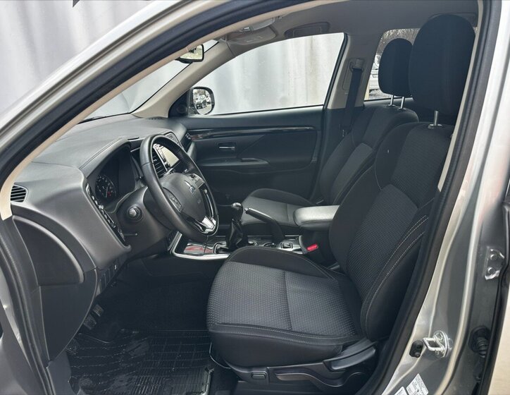 Mitsubishi Outlander Kombi 2,0 l 110 kw