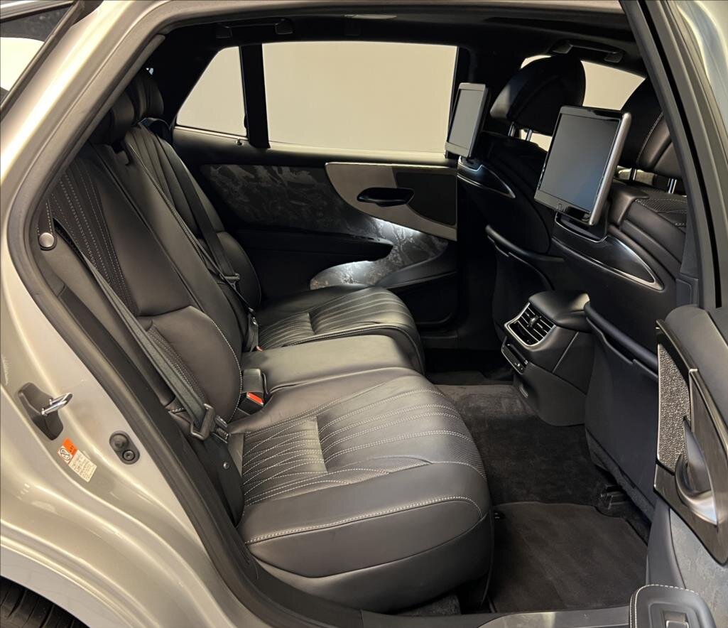 Lexus LS 500h Sedan / Limuzína 3,5 l 264 kw