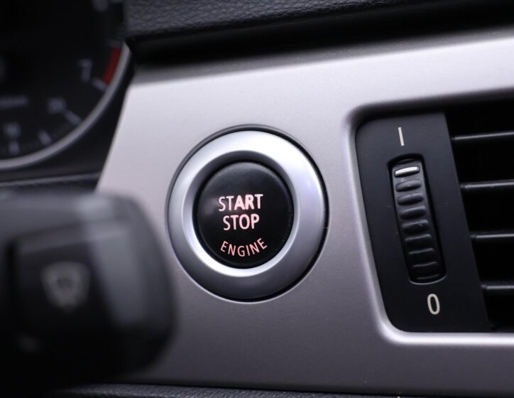 BMW Řada 3 Sedan / Limuzína 2,0 l 110 kw