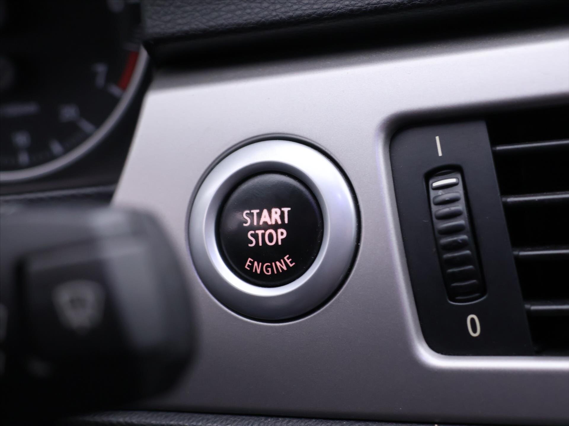 BMW Řada 3 Sedan / Limuzína 2,0 l 110 kw