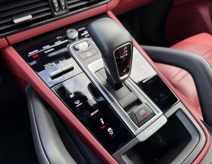 Porsche Cayenne SUV / Terénní 3,0 l 250 kw