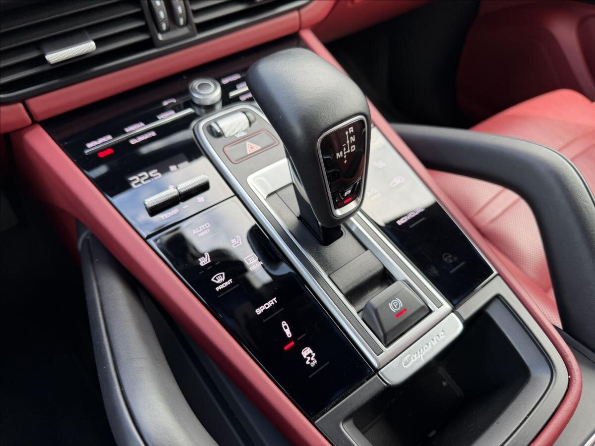 Porsche Cayenne SUV / Terénní 3,0 l 250 kw
