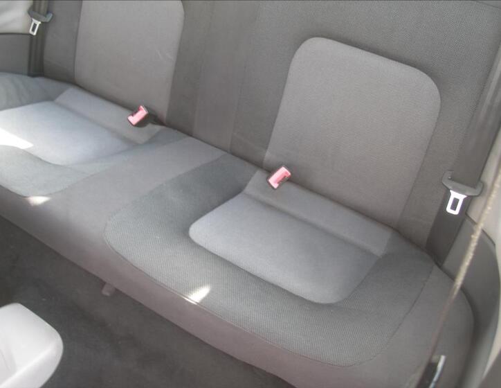 Volkswagen New Beetle 6