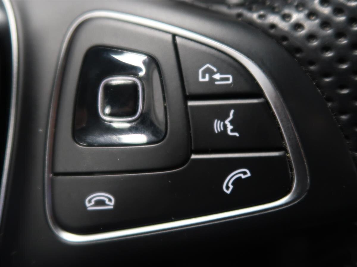 Mercedes-Benz Třídy E Kombi 2,0 l 143 kw