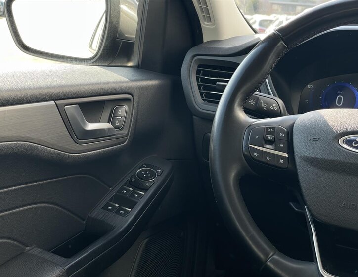 Ford Kuga SUV / Terénní 1,5 l 110 kw