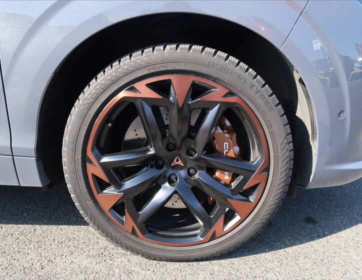 Cupra Terramar SUV / Terénní 2,0 l 195 kw