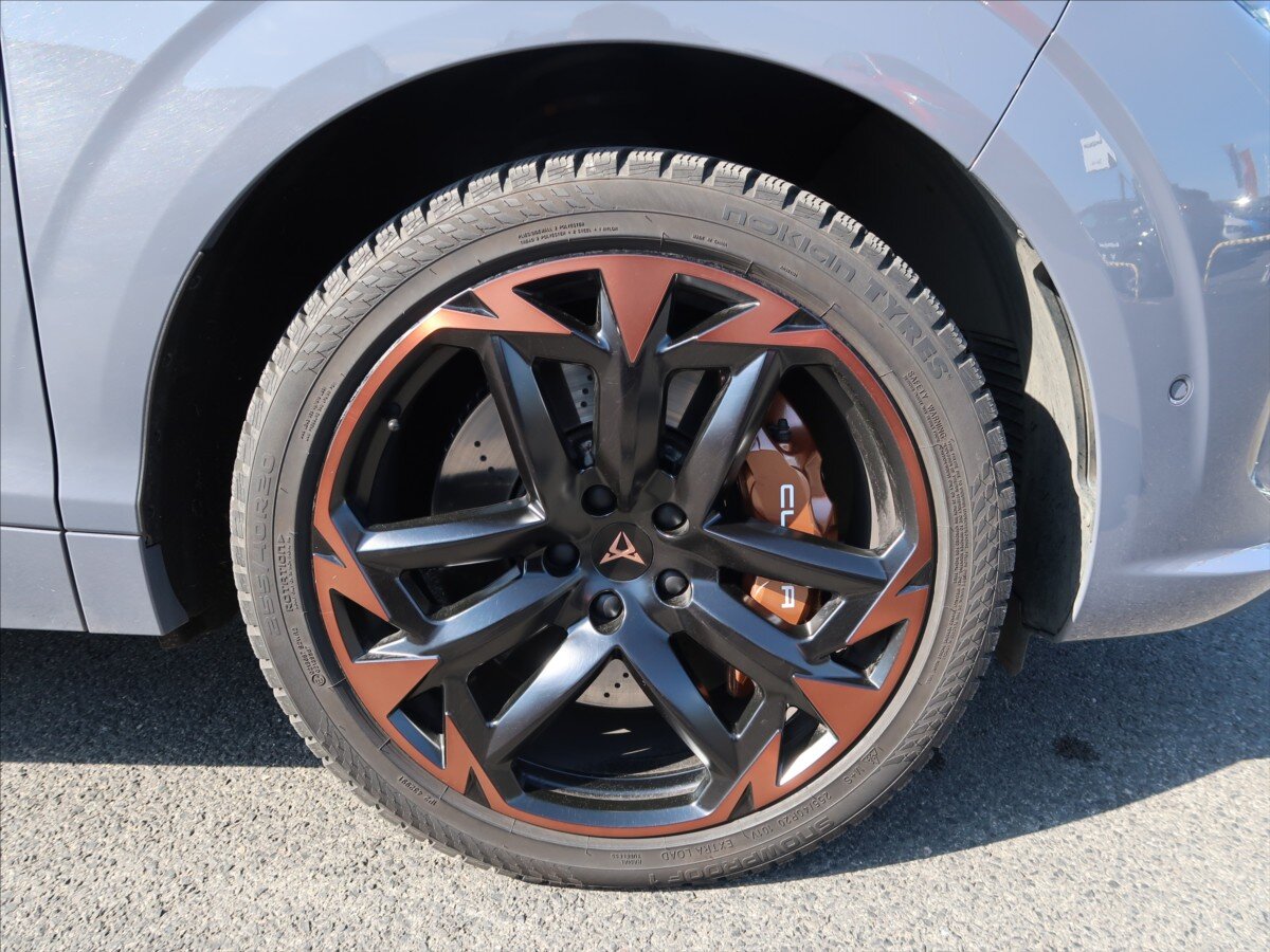 Cupra Terramar SUV / Terénní 2,0 l 195 kw