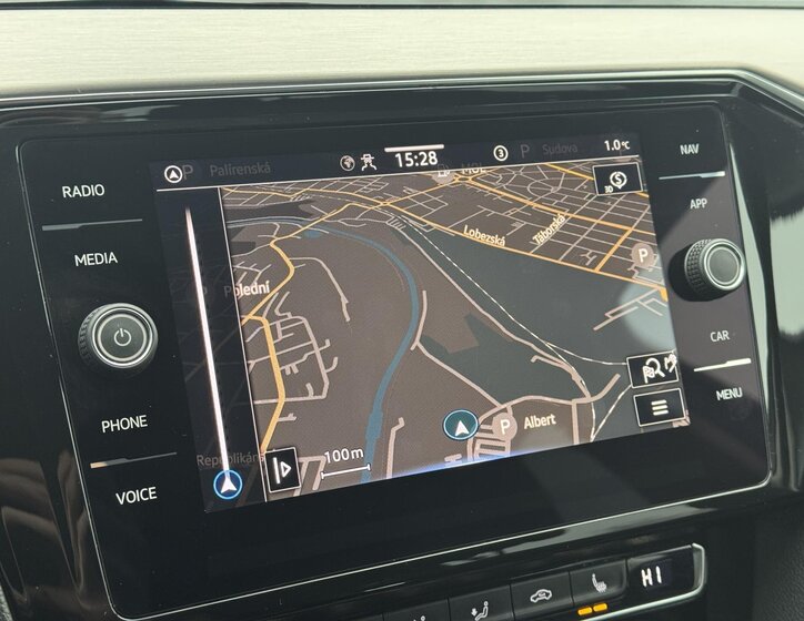 Volkswagen Passat Kombi 1,5 l 110 kw