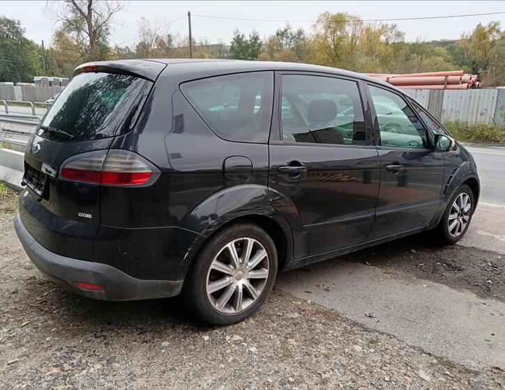 Ford S-MAX 11
