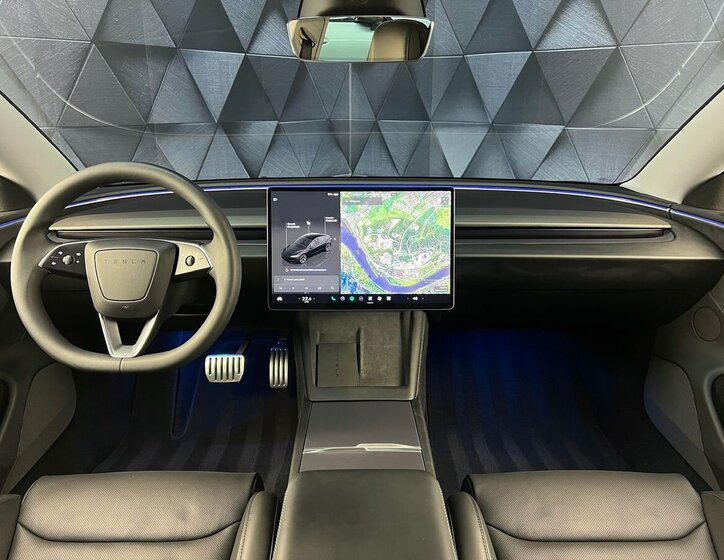 Tesla Model 3 Sedan 0,0 341 kw