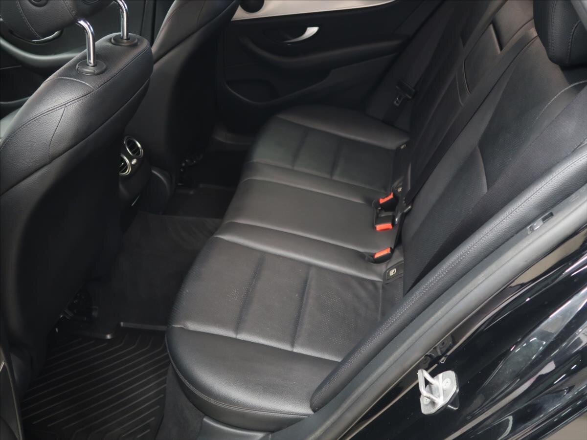 Mercedes-Benz Třídy E Kombi 2,0 l 143 kw