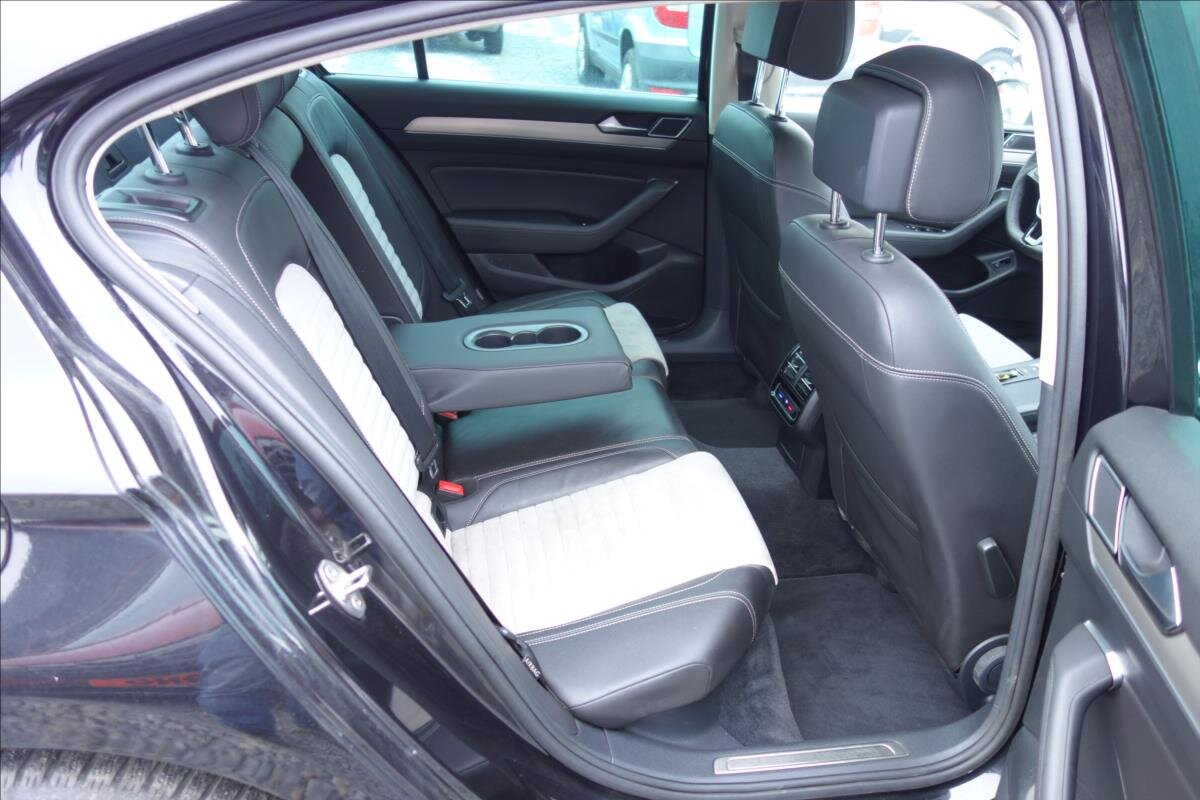 Volkswagen Passat Sedan 2,0 l 140 kw