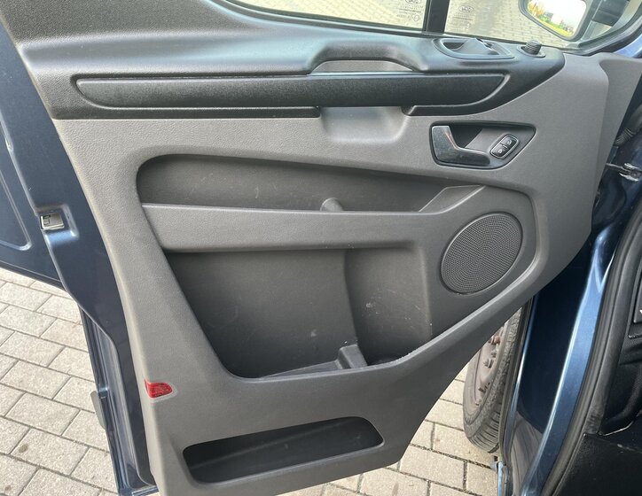 Ford Transit Custom 10