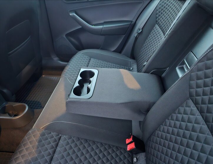 Škoda Rapid Hatchback 999,0 81 kw