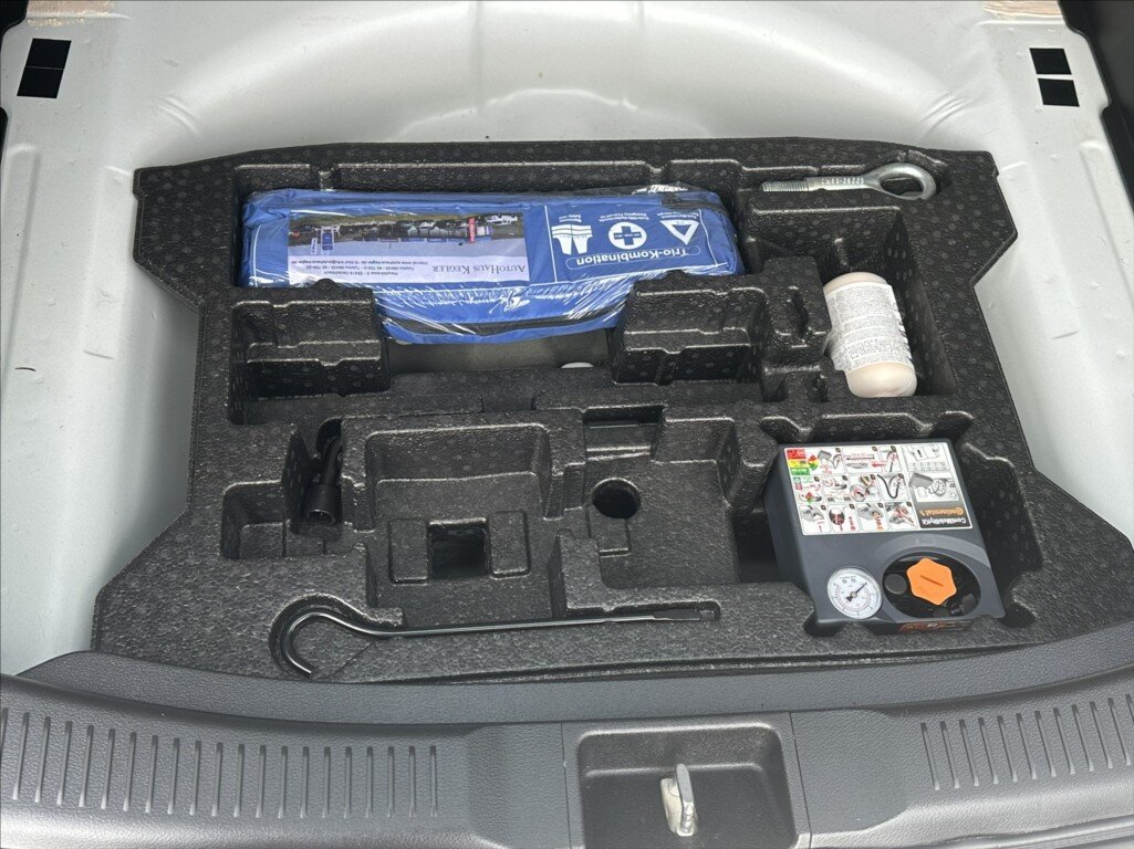 Suzuki S-Cross Hatchback 998,0 82 kw