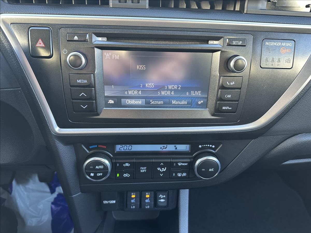 Toyota Auris Kombi 1,6 l 98 kw