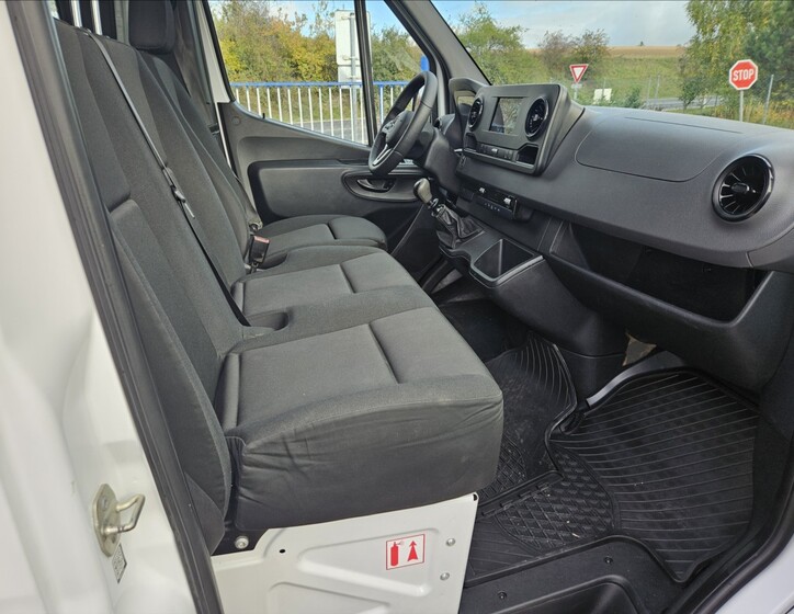 Mercedes-Benz Sprinter 8