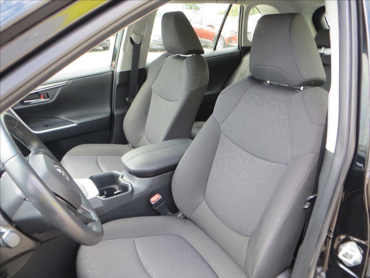 Toyota RAV4 SUV / Terénní 2,5 l 131 kw