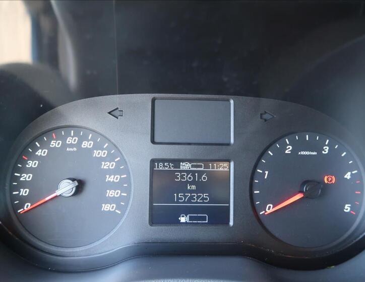 Mercedes-Benz Sprinter 11