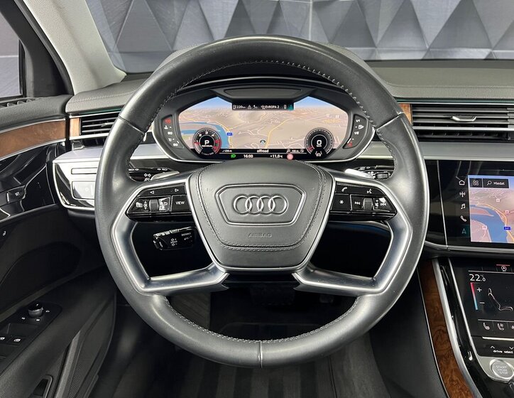 Audi A8 Sedan / Limuzína 3,0 l 210 kw