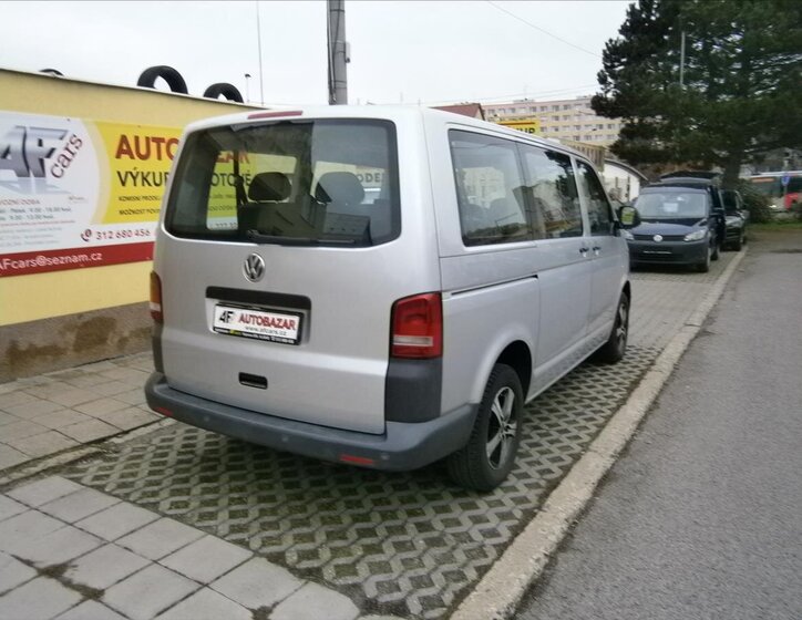 Volkswagen Caravelle Kombi 2,0 l 75 kw