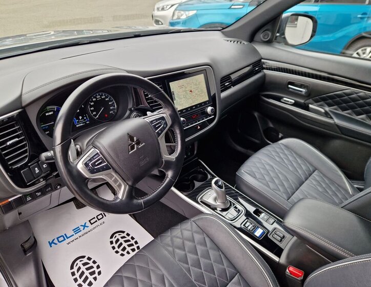 Mitsubishi Outlander SUV / Terénní 2,4 l 165 kw