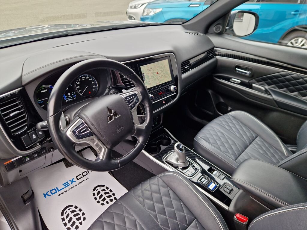 Mitsubishi Outlander SUV / Terénní 2,4 l 165 kw