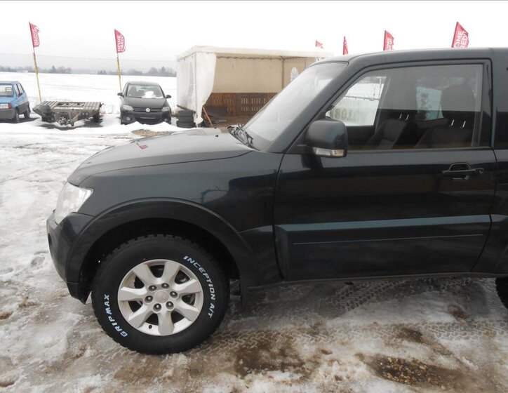 Mitsubishi Pajero SUV 3,2 l 147 kw