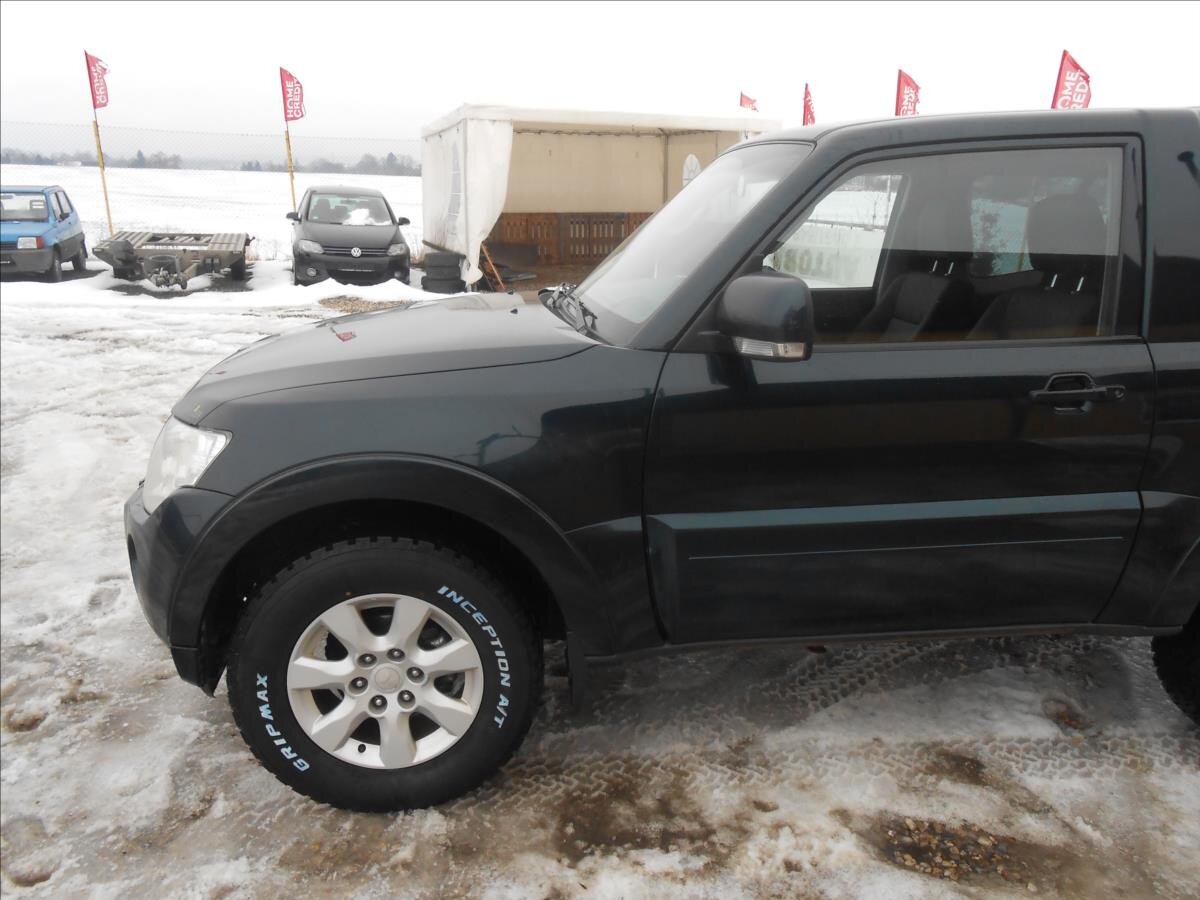 Mitsubishi Pajero SUV 3,2 l 147 kw