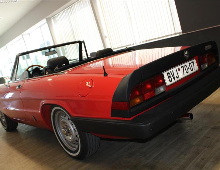 Alfa Romeo Spider 22