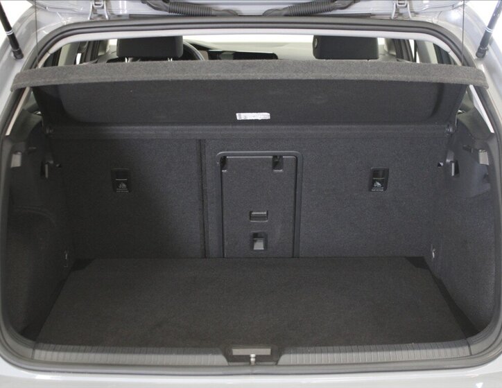 Volkswagen Golf Hatchback 999,0 81 kw