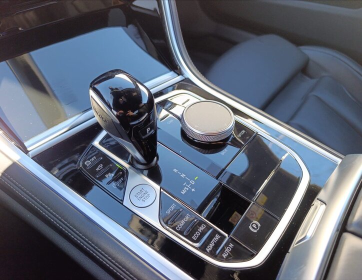 BMW Řada 8 Kupé 4,4 l 390 kw