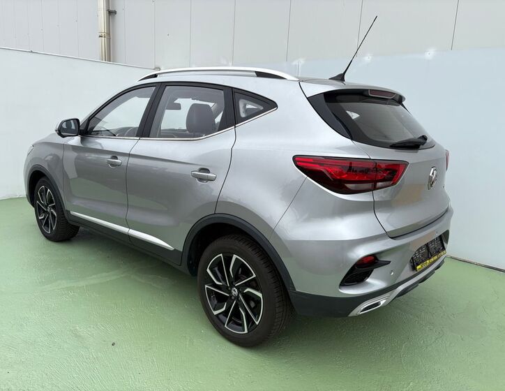 MG ZS 4
