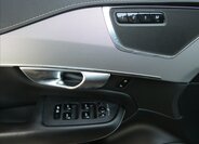 Volvo XC90 SUV / Terénní 2,0 l 228 kw